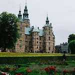 Stunning 5 Bedroom By The Lakes Apartment Copenhagen