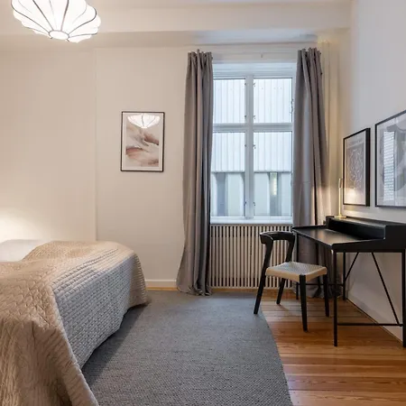 Stunning 5 Bedroom Apartment By The Lakes * Kopenhagen