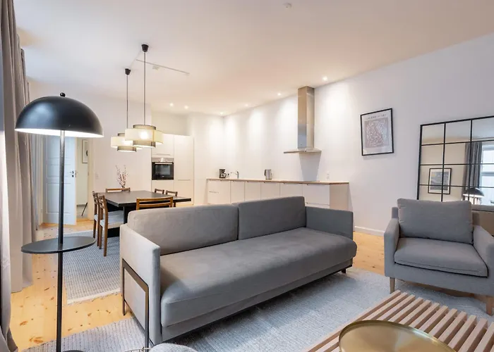 Daire Stunning 5 Bedroom By The Lakes *