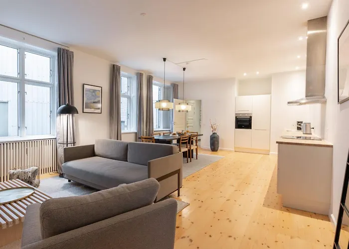 Stunning 5 Bedroom By The Lakes * Kopenhag