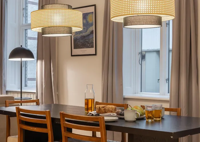 Stunning 5 Bedroom By The Lakes * Kopenhag